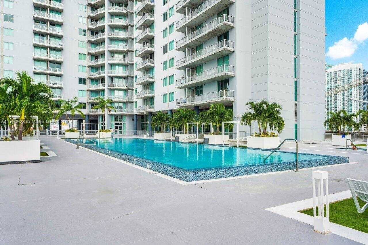 Small Image of 690 SOUTH WEST 1ST CT #1006, Miami Number 28