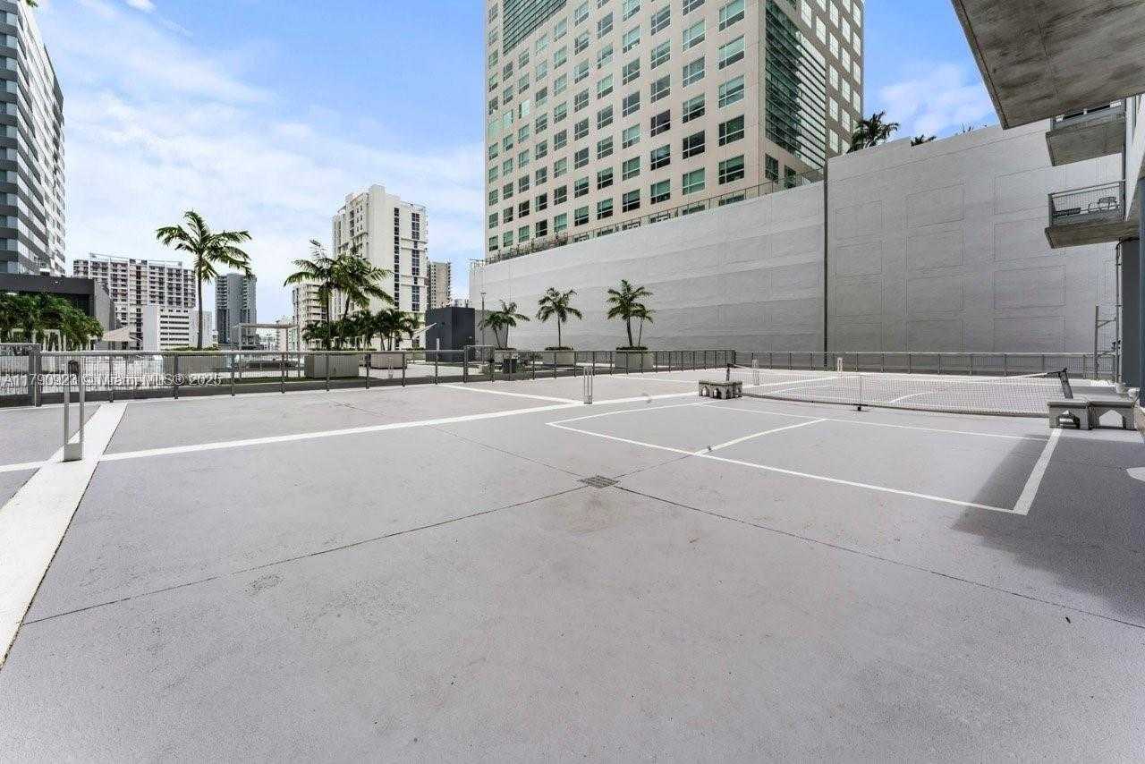 Small Image of 690 SOUTH WEST 1ST CT #1006, Miami Number 31