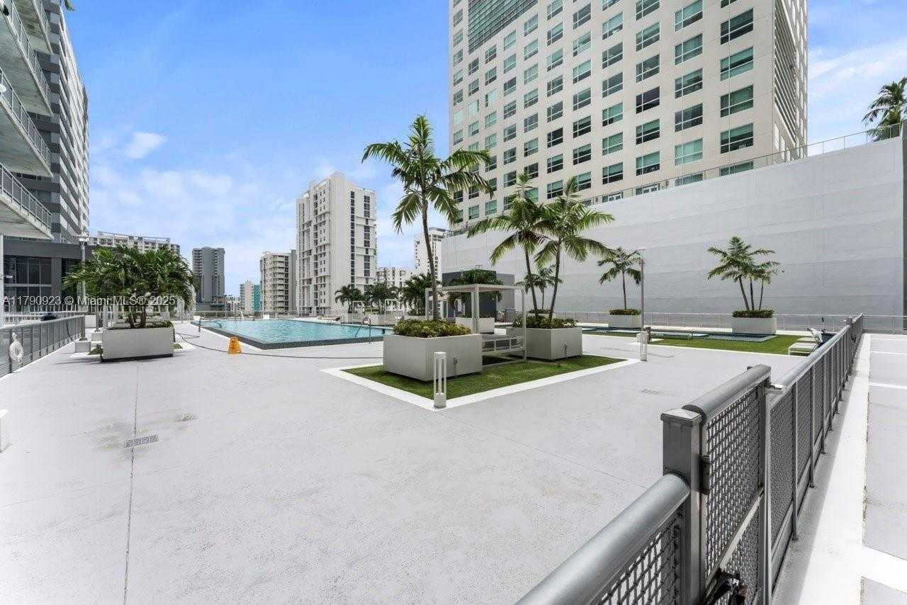 Small Image of 690 SOUTH WEST 1ST CT #1006, Miami Number 34