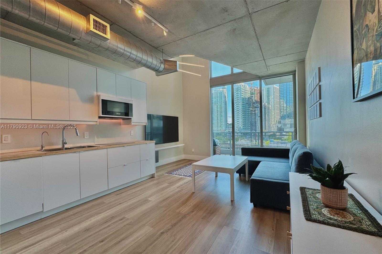 Small Image of 690 SOUTH WEST 1ST CT #1006, Miami Number 7