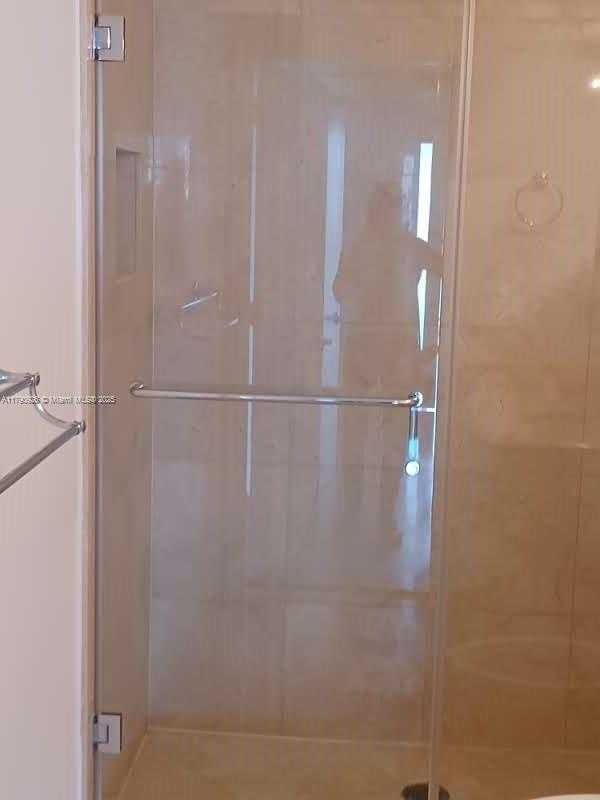 Small Image of 19400 #1831, Aventura Number 13