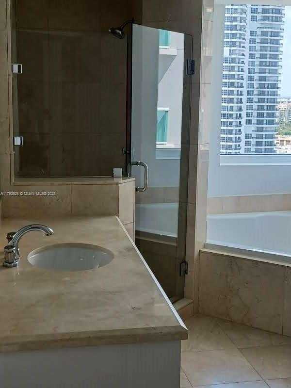 Small Image of 19400 #1831, Aventura Number 16
