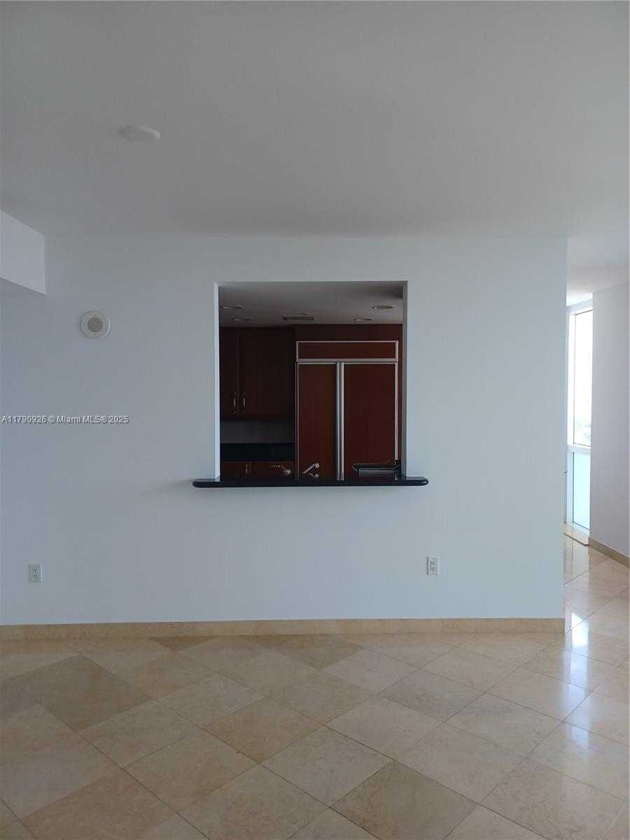 Small Image of 19400 #1831, Aventura Number 4