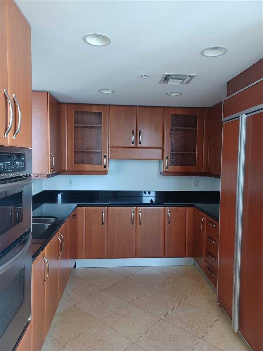 Small Image of 19400 #1831, Aventura Number 6