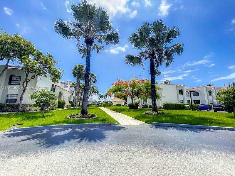 Small Image of 3544 MAGELLAN CIR #117, Aventura Number 4