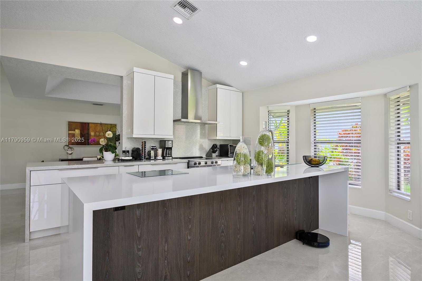 Small Image of 6021 NORTH WEST 61ST ST, Parkland Number 17