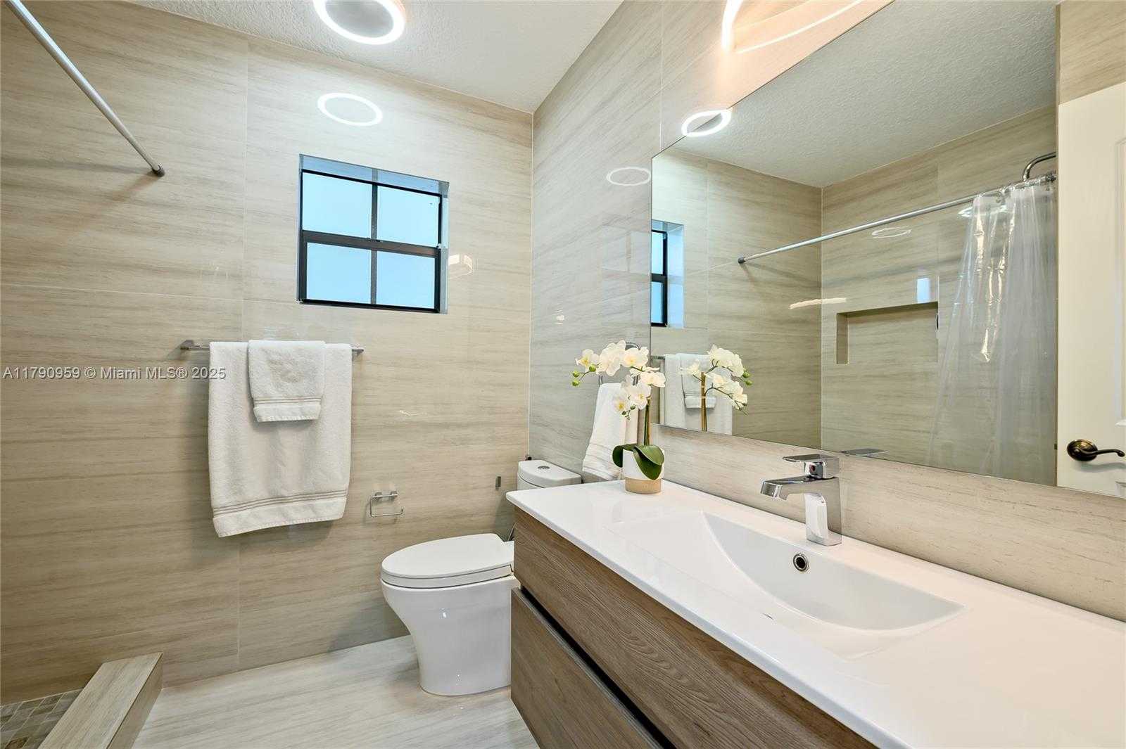 Small Image of 6021 NORTH WEST 61ST ST, Parkland Number 28