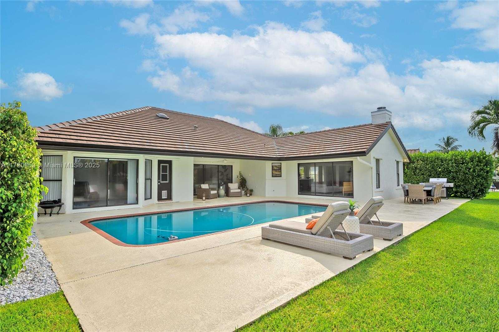 Small Image of 6021 NORTH WEST 61ST ST, Parkland Number 34