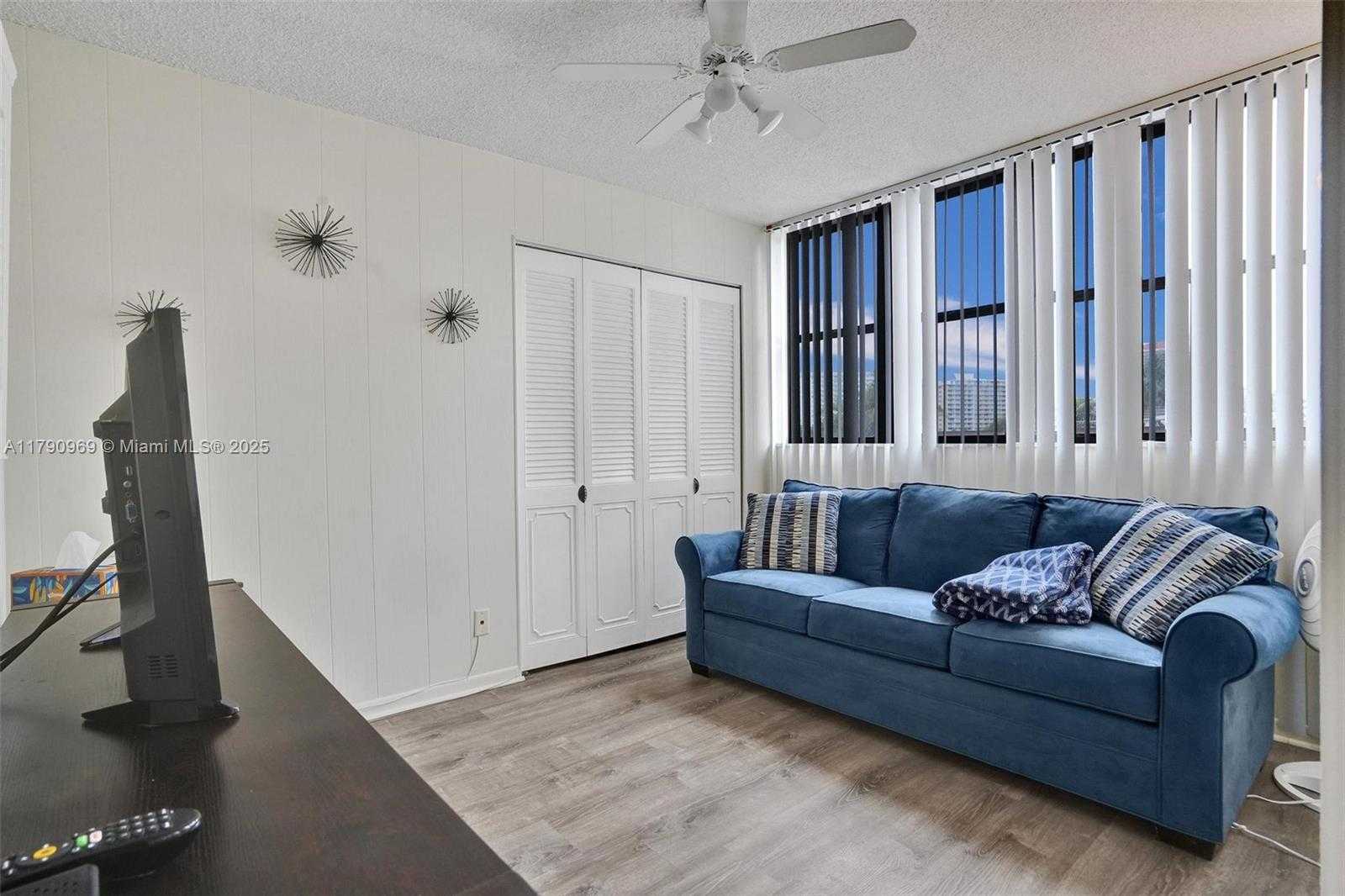 Small Image of 2017 SOUTH OCEAN DR #205, Hallandale Beach Number 16