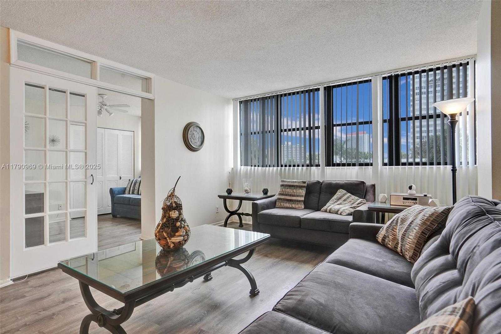 Small Image of 2017 SOUTH OCEAN DR #205, Hallandale Beach Number 21