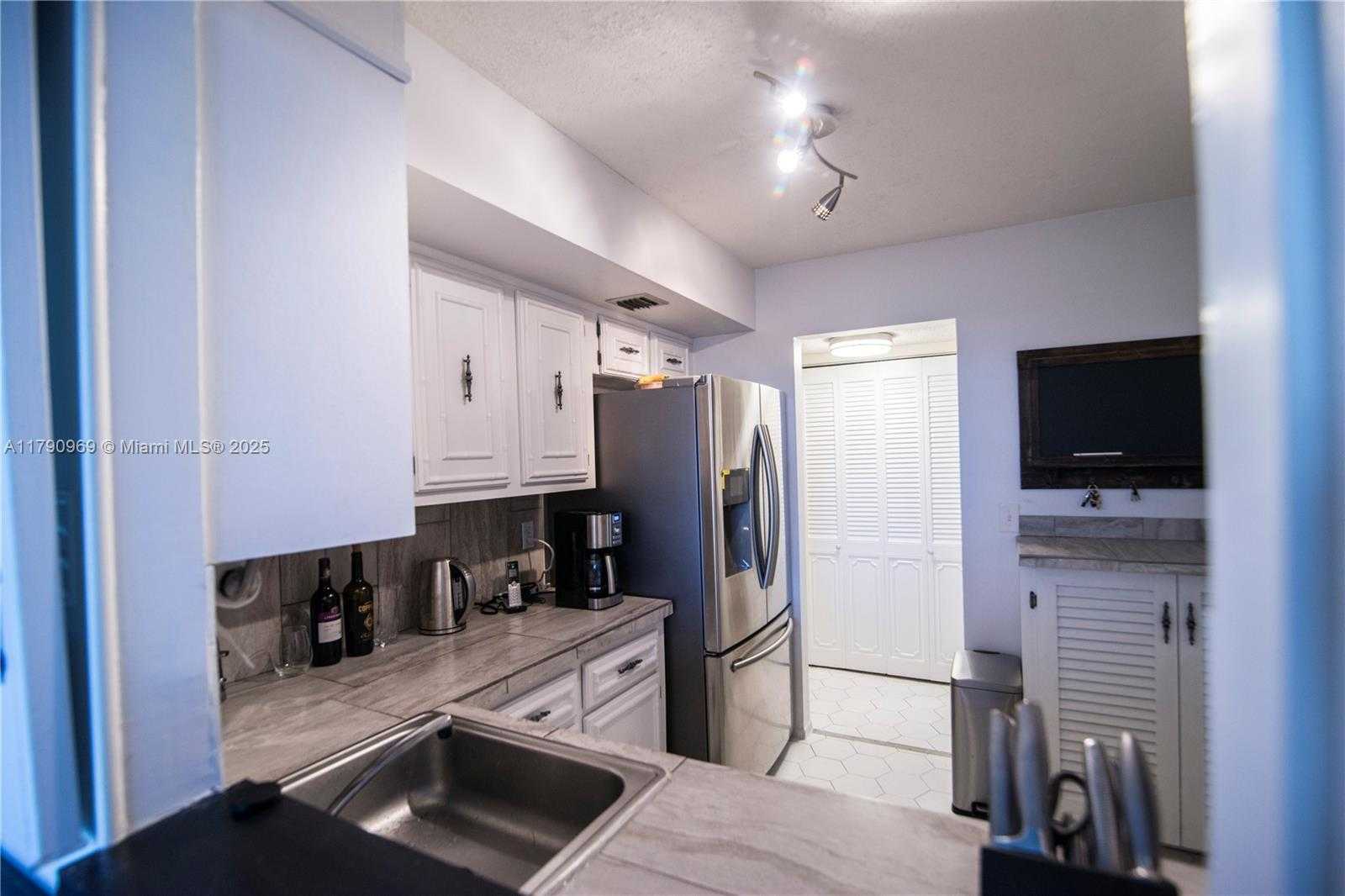 Small Image of 2017 SOUTH OCEAN DR #205, Hallandale Beach Number 29