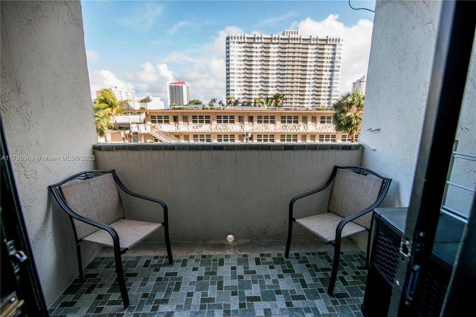 Small Image of 2017 SOUTH OCEAN DR #205, Hallandale Beach Number 30