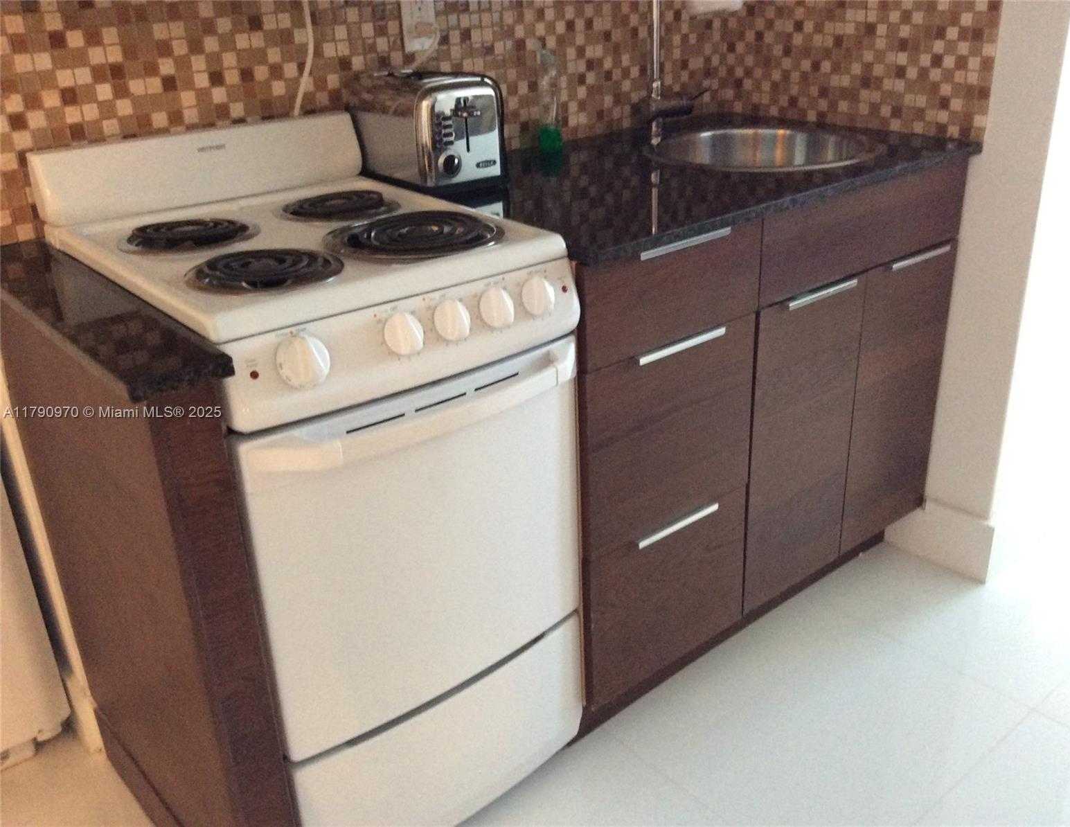 Small Image of 100 LINCOLN RD #1214A, Miami Beach Number 6
