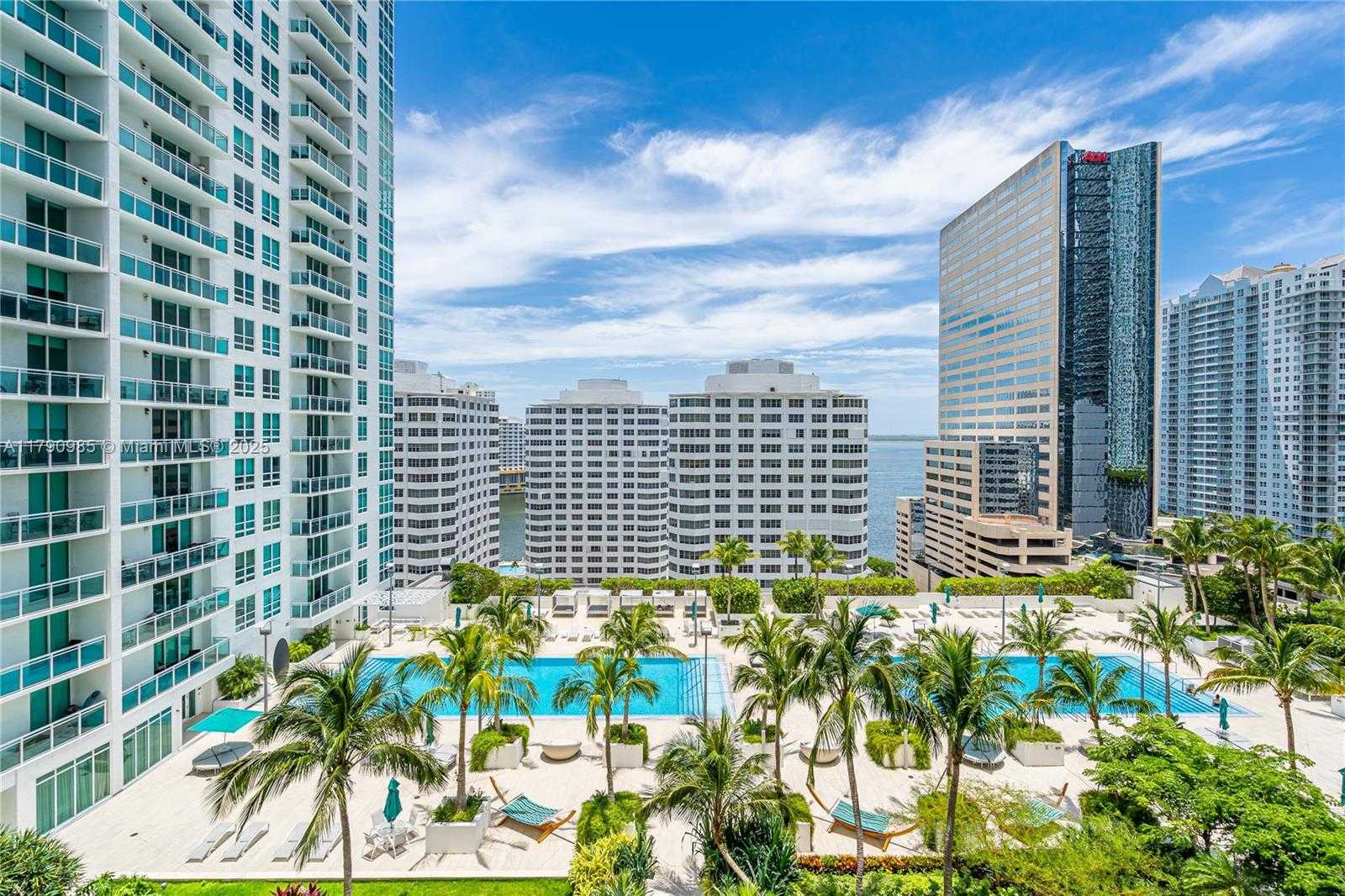 Small Image of 950 BRICKELL BAY DR #4906, Miami Number 12