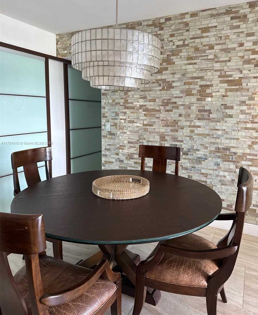 Small Image of 500 BAYVIEW DR #PH-18, Sunny Isles Beach Number 10