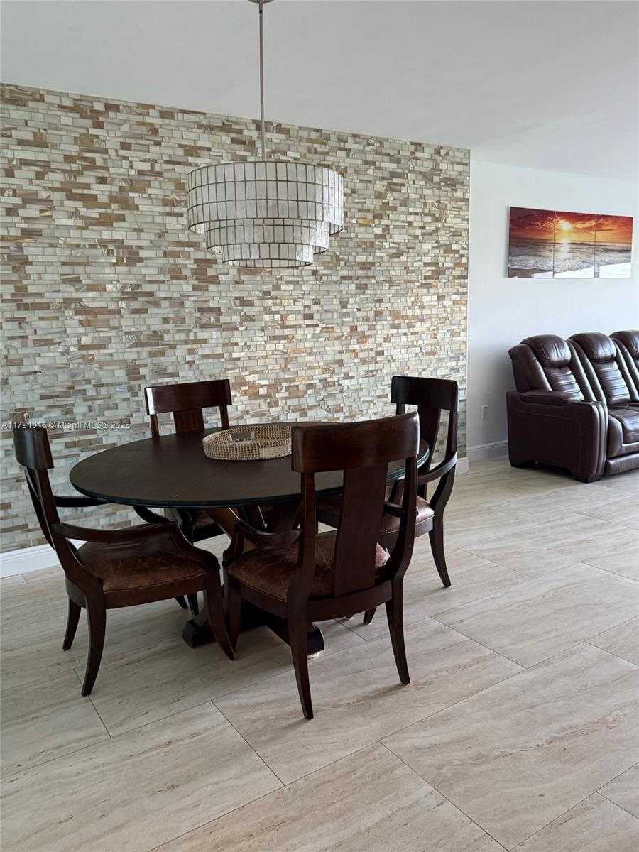 Small Image of 500 BAYVIEW DR #PH-18, Sunny Isles Beach Number 11