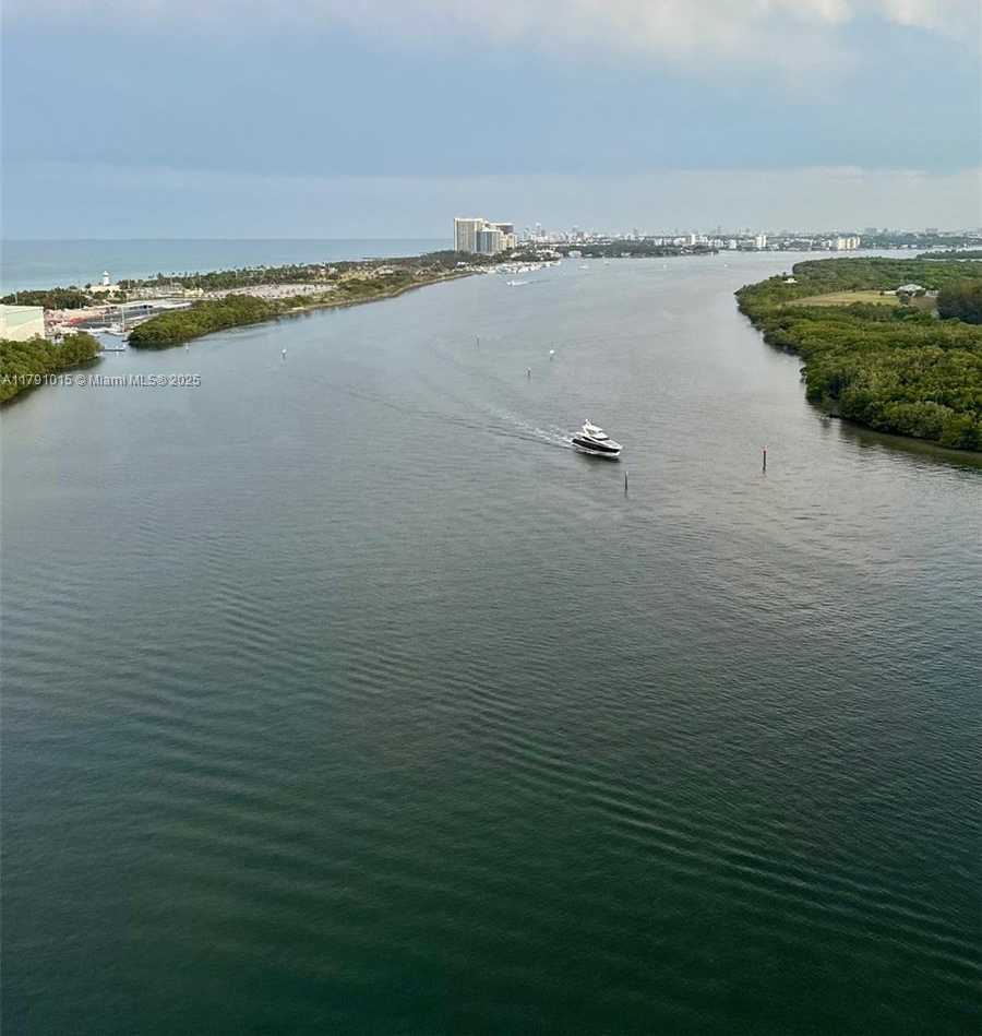 Small Image of 500 BAYVIEW DR #PH-18, Sunny Isles Beach Number 16