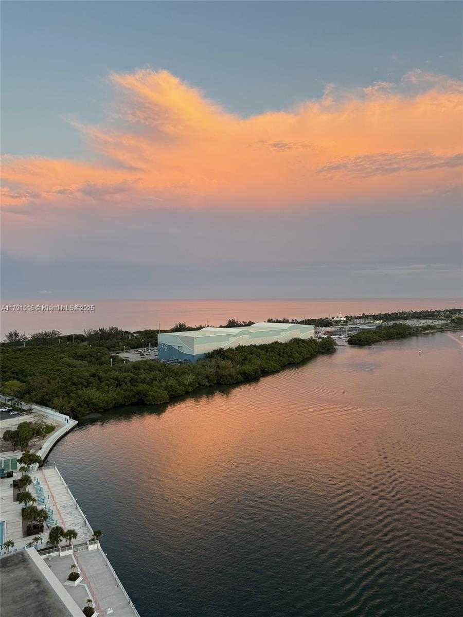 Small Image of 500 BAYVIEW DR #PH-18, Sunny Isles Beach Number 18