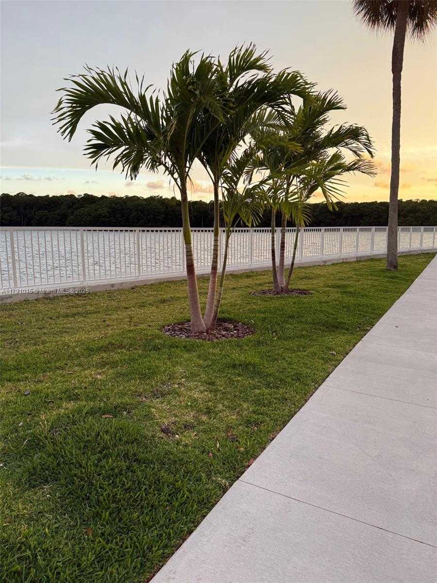 Small Image of 500 BAYVIEW DR #PH-18, Sunny Isles Beach Number 20