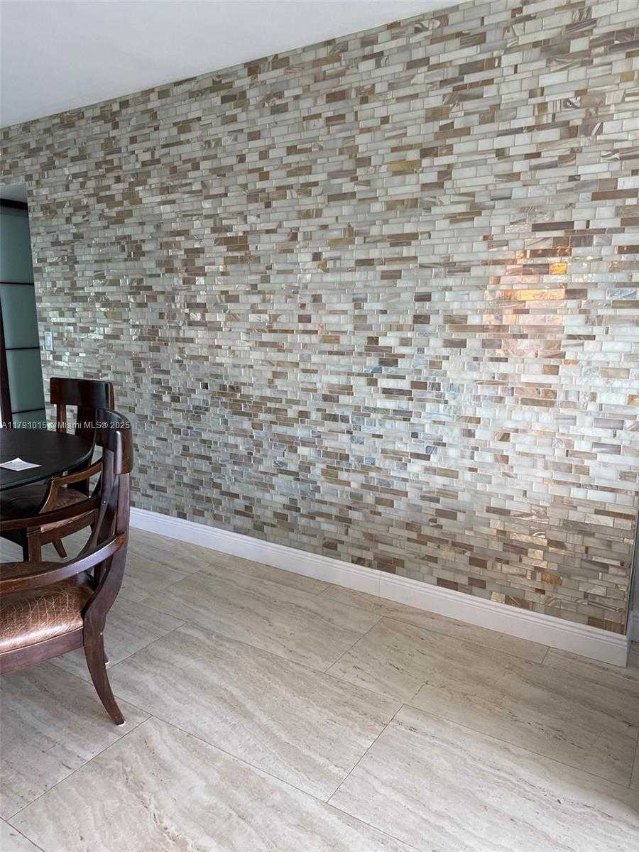 Small Image of 500 BAYVIEW DR #PH-18, Sunny Isles Beach Number 9