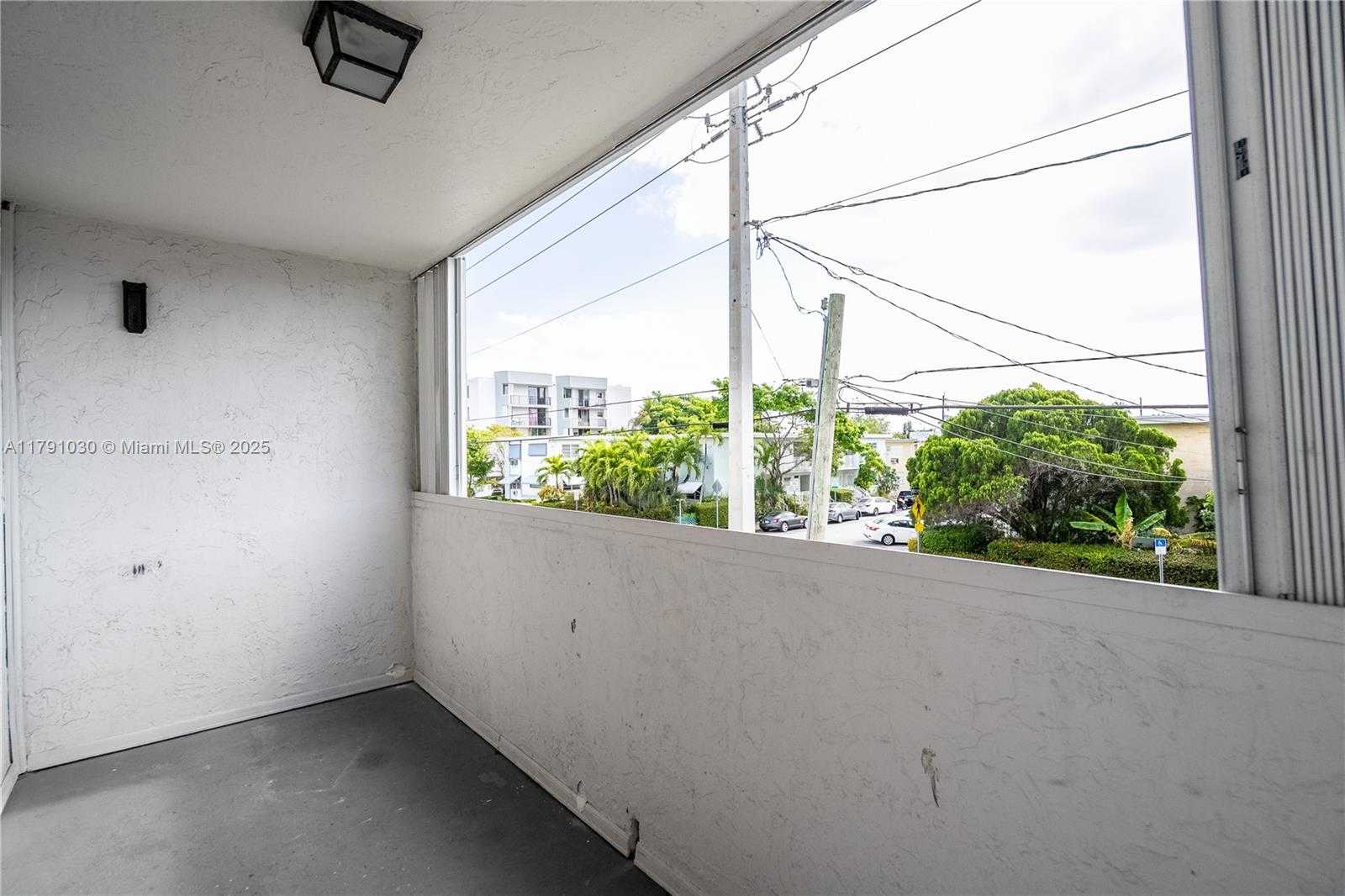 Small Image of 7850 BYRON AVE #207, Miami Beach Number 10
