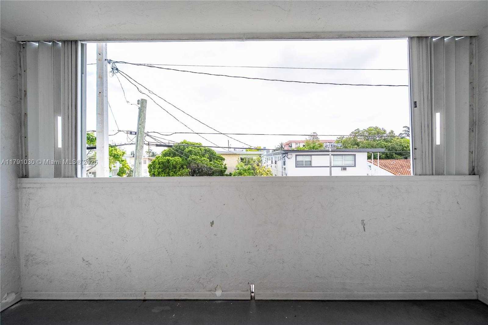 Small Image of 7850 BYRON AVE #207, Miami Beach Number 11