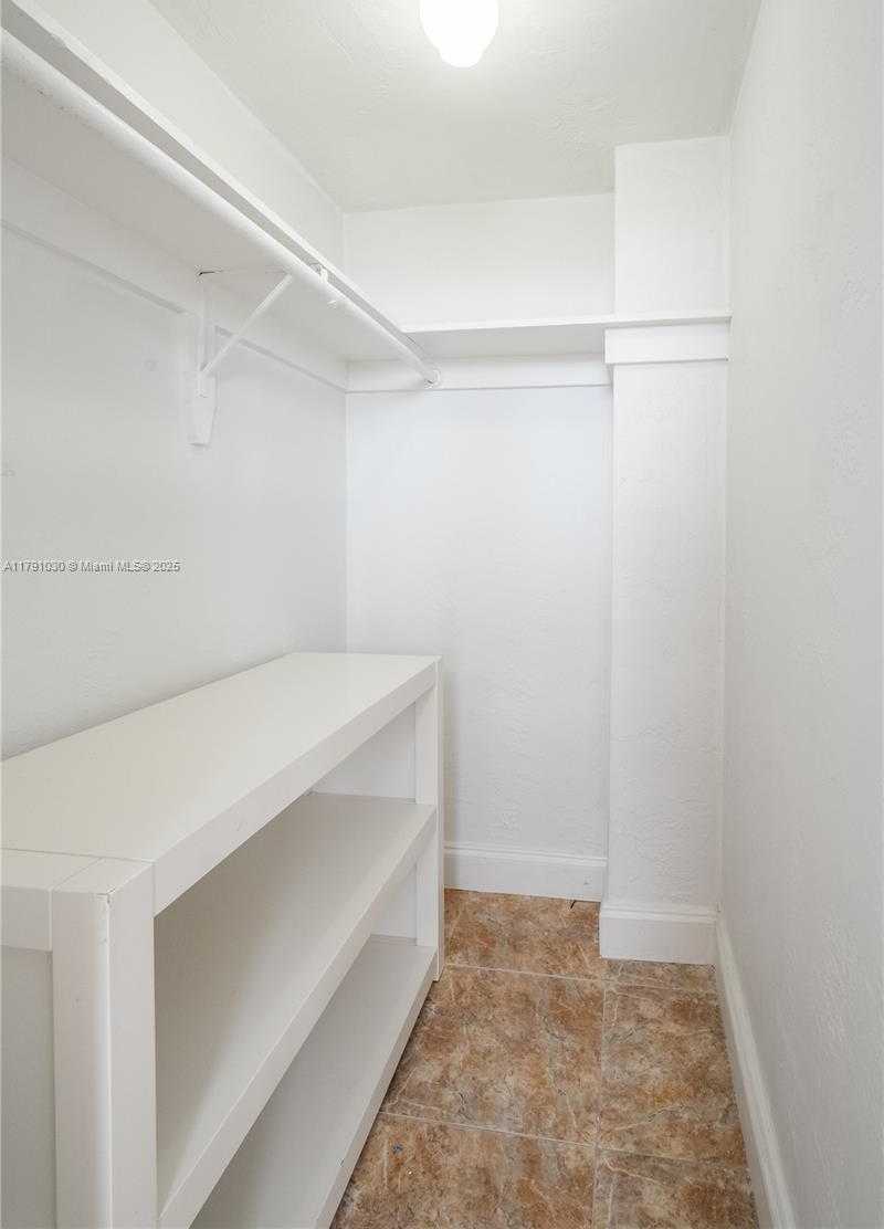 Small Image of 7850 BYRON AVE #207, Miami Beach Number 17