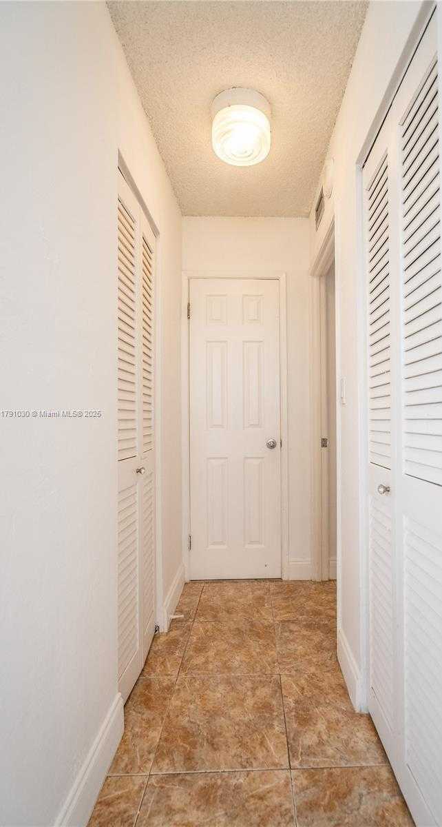 Small Image of 7850 BYRON AVE #207, Miami Beach Number 25