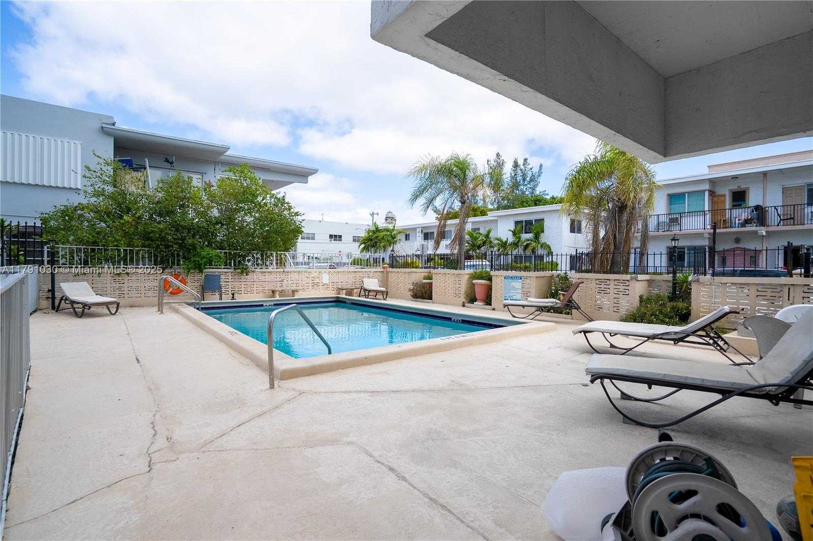 Small Image of 7850 BYRON AVE #207, Miami Beach Number 32