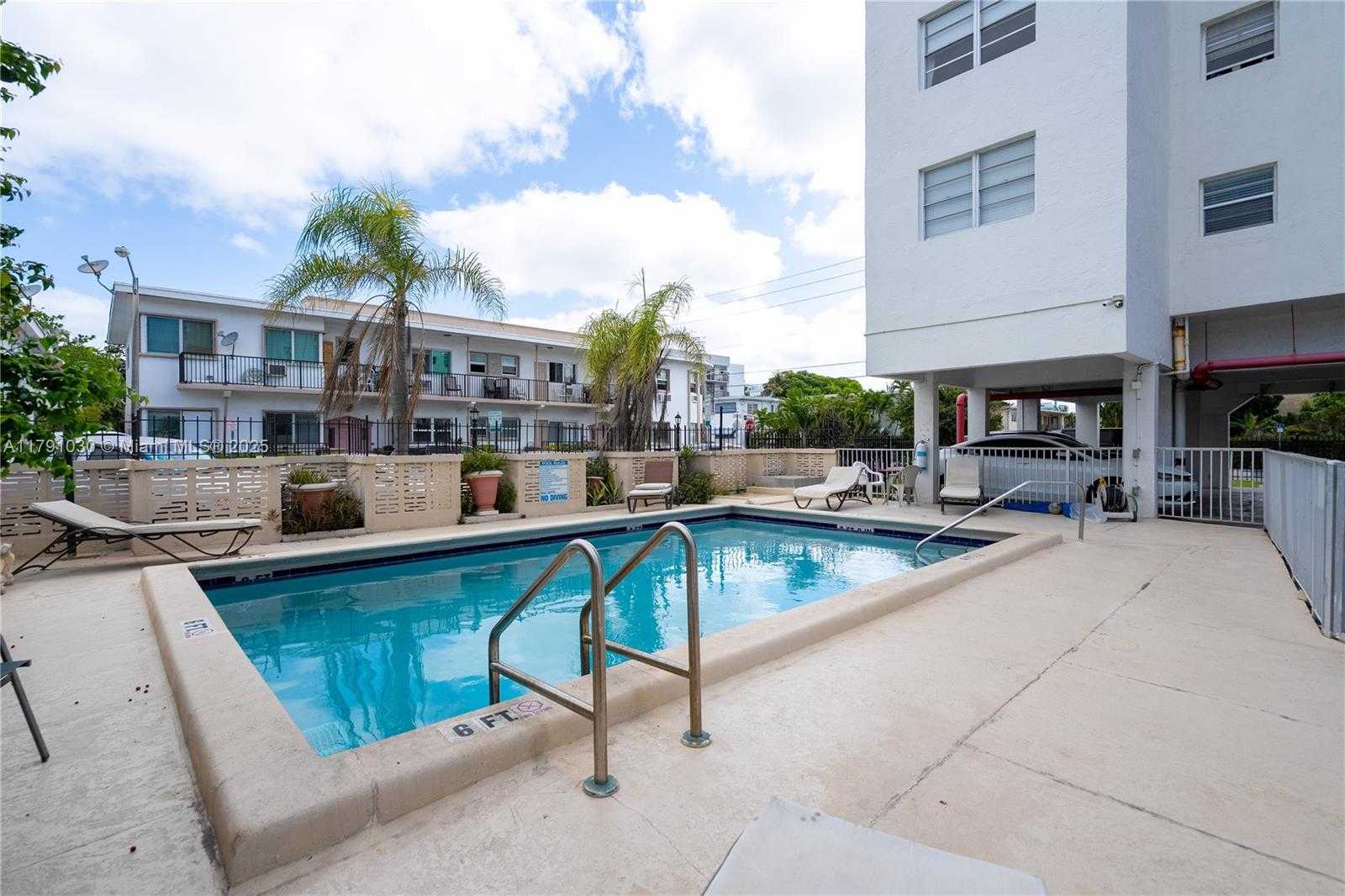 Small Image of 7850 BYRON AVE #207, Miami Beach Number 33