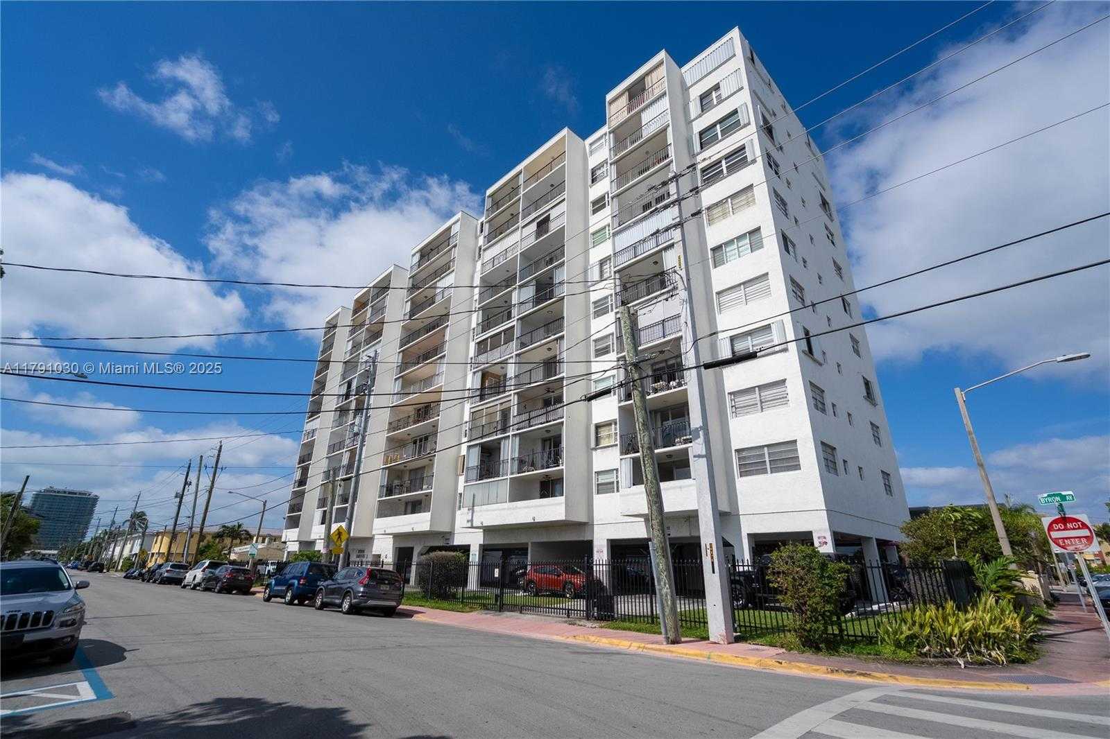 Small Image of 7850 BYRON AVE #207, Miami Beach Number 34