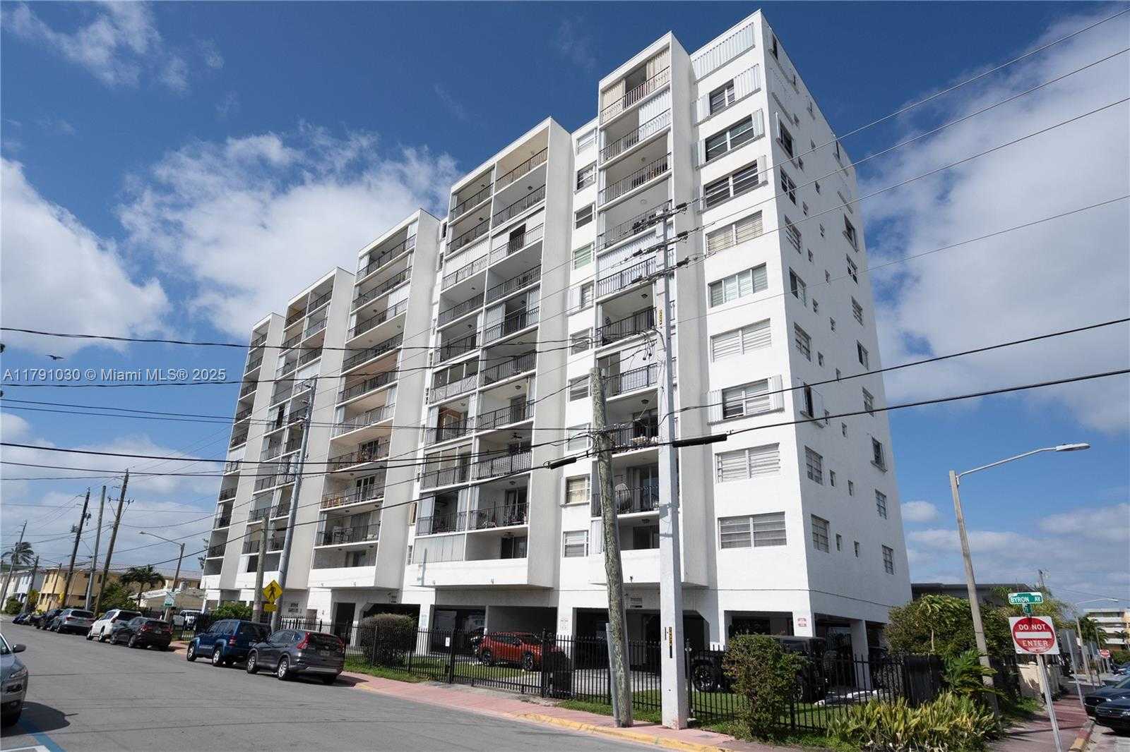 Small Image of 7850 BYRON AVE #207, Miami Beach Number 35