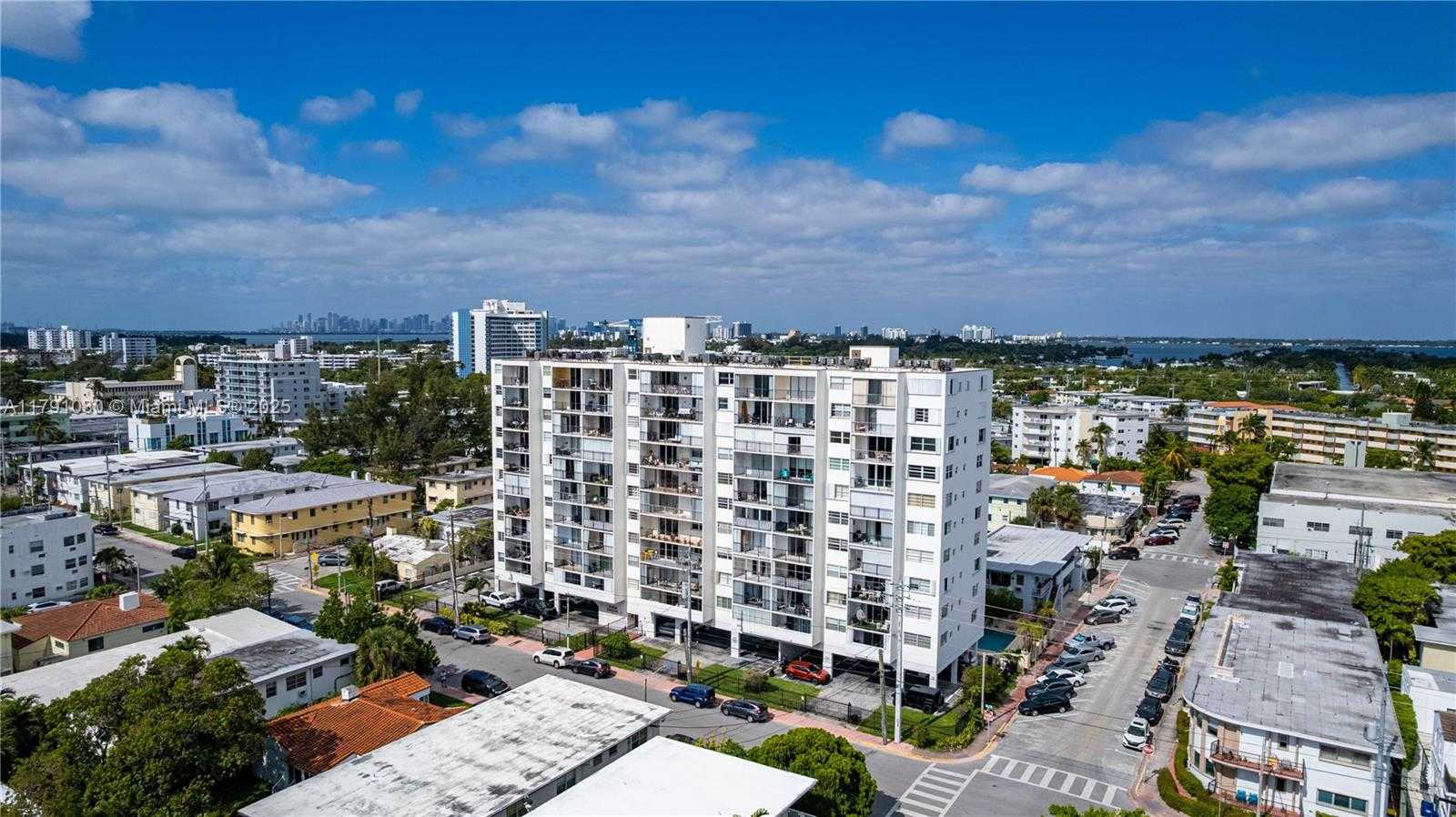 Small Image of 7850 BYRON AVE #207, Miami Beach Number 39