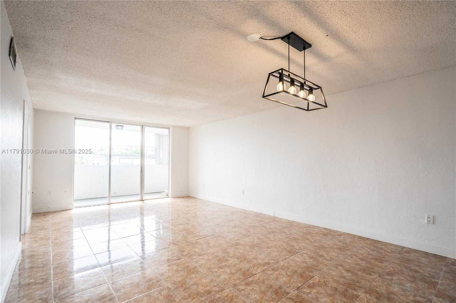 Small Image of 7850 BYRON AVE #207, Miami Beach Number 4