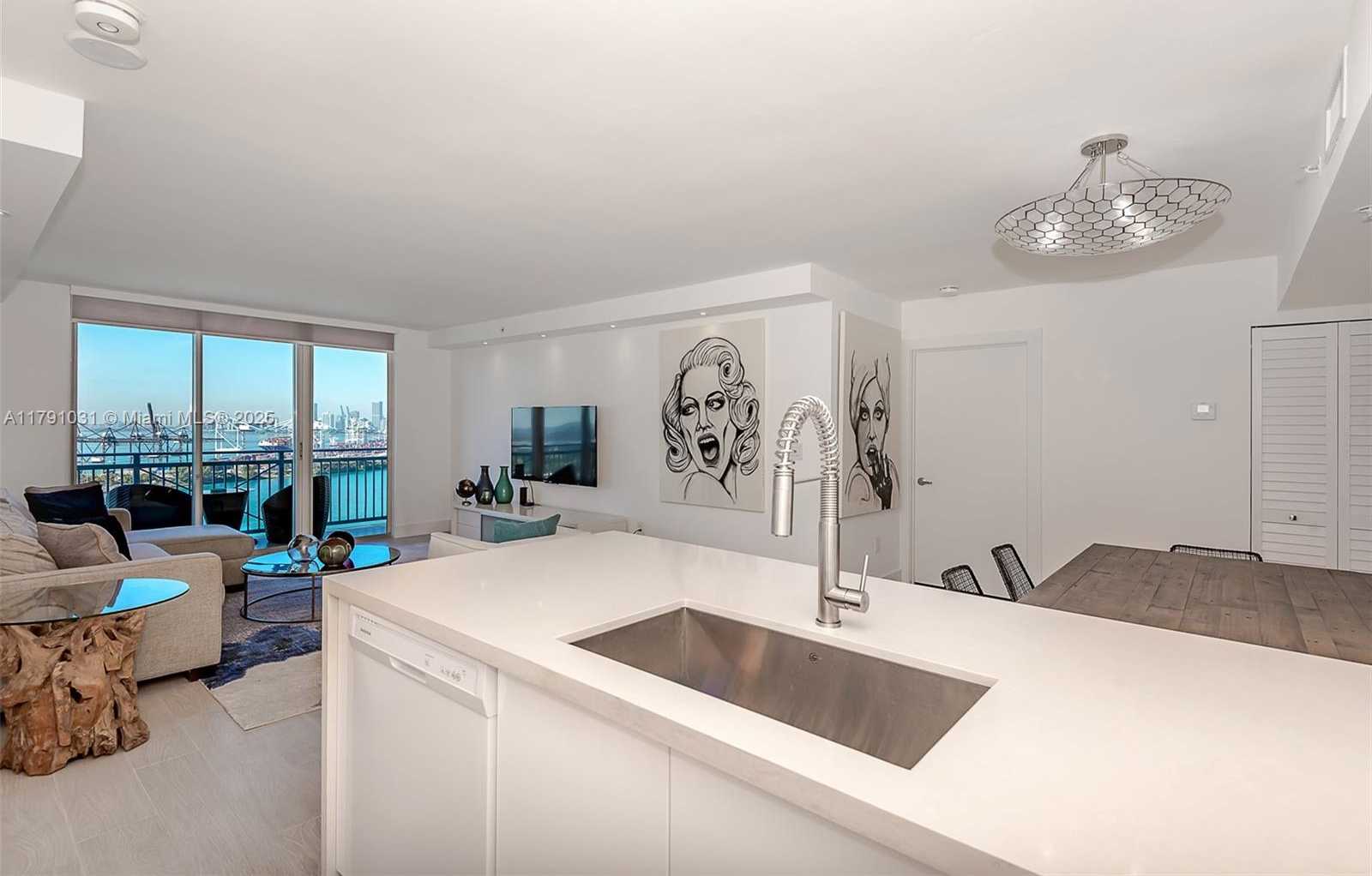 Small Image of 90 ALTON RD #2410, Miami Beach Number 11
