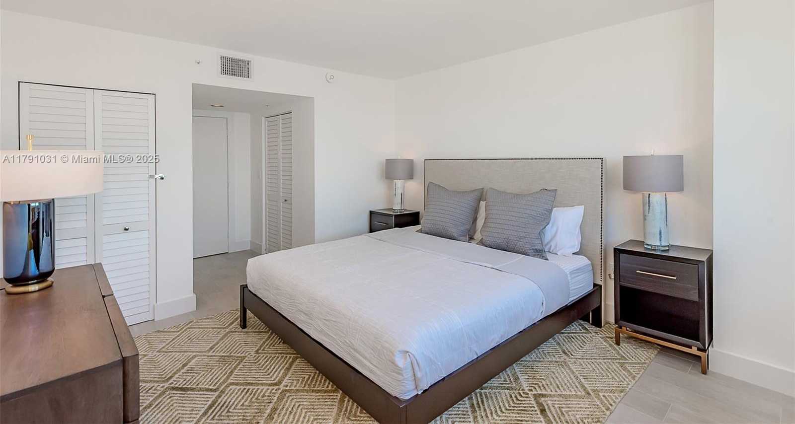 Small Image of 90 ALTON RD #2410, Miami Beach Number 14