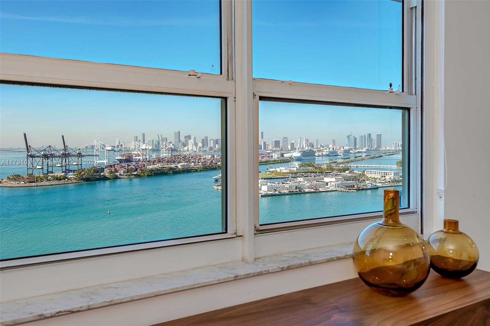 Small Image of 90 ALTON RD #2410, Miami Beach Number 15