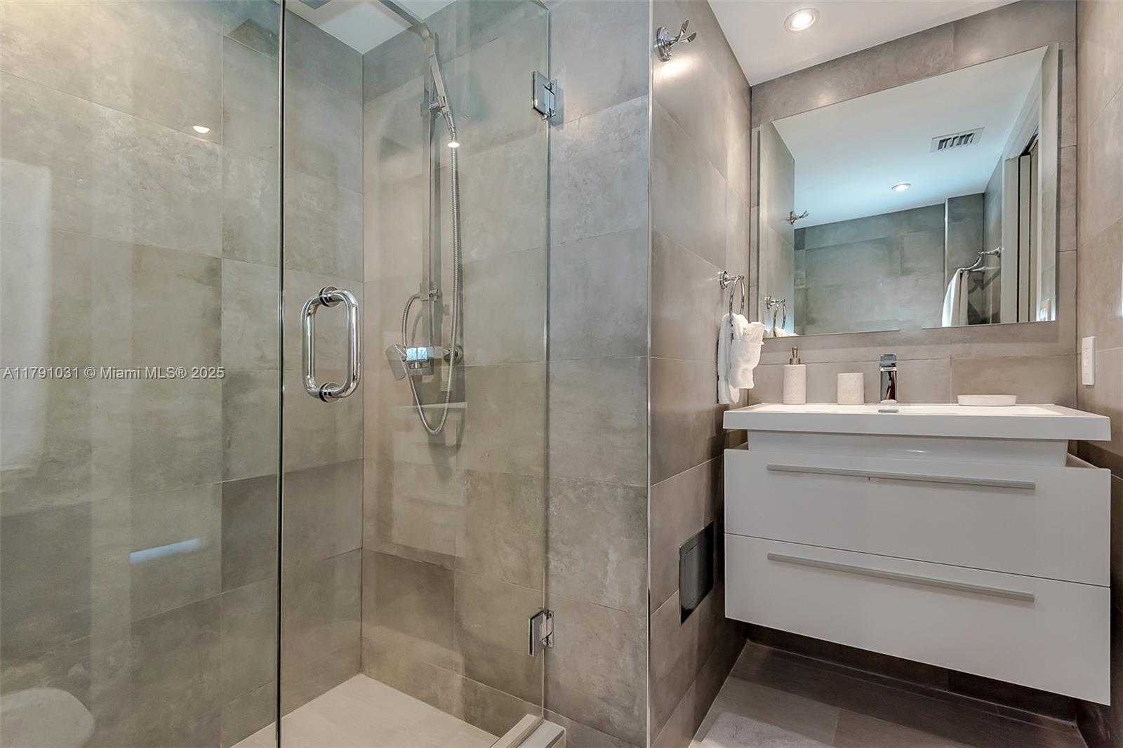 Small Image of 90 ALTON RD #2410, Miami Beach Number 22