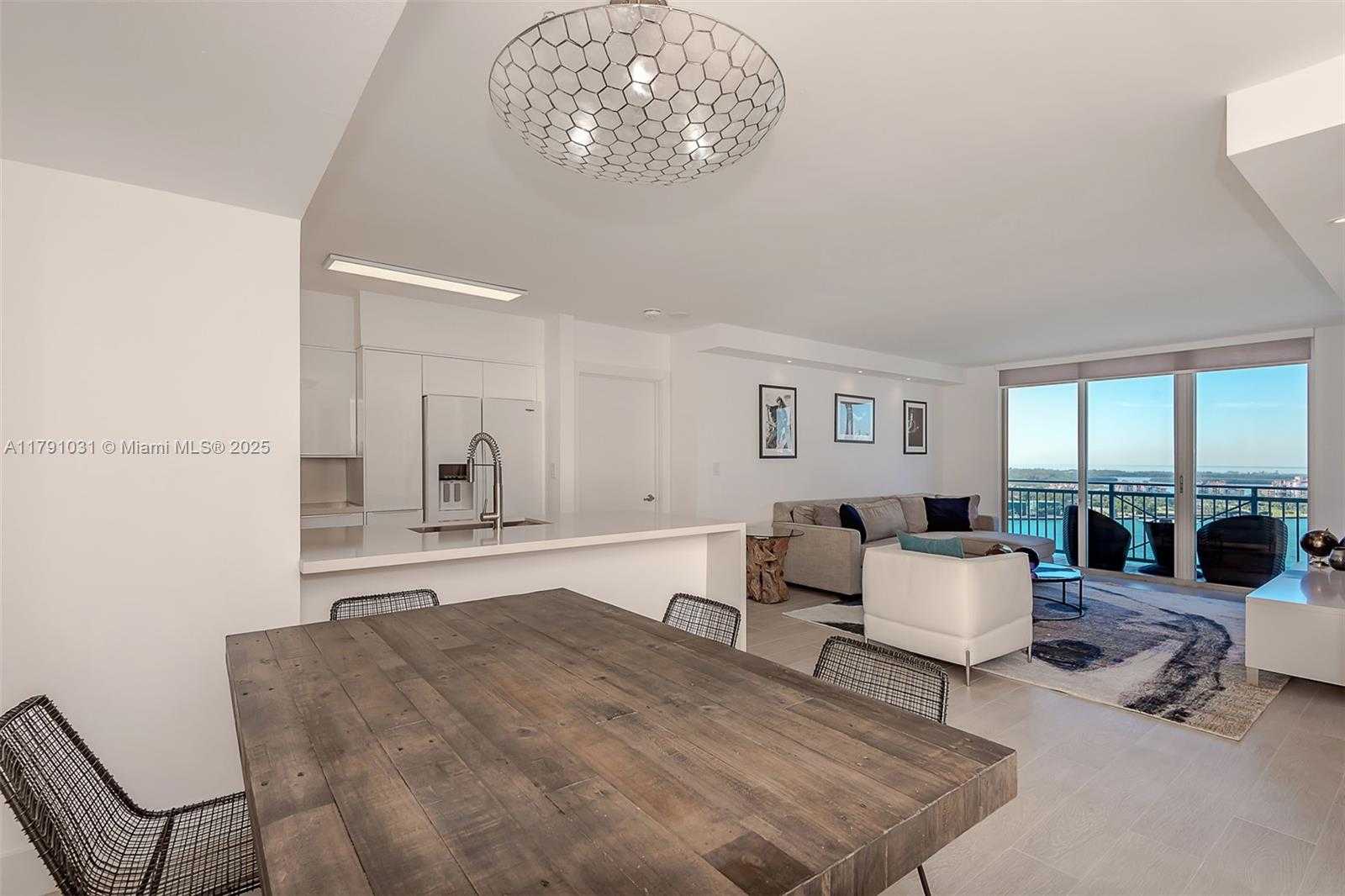 Small Image of 90 ALTON RD #2410, Miami Beach Number 7
