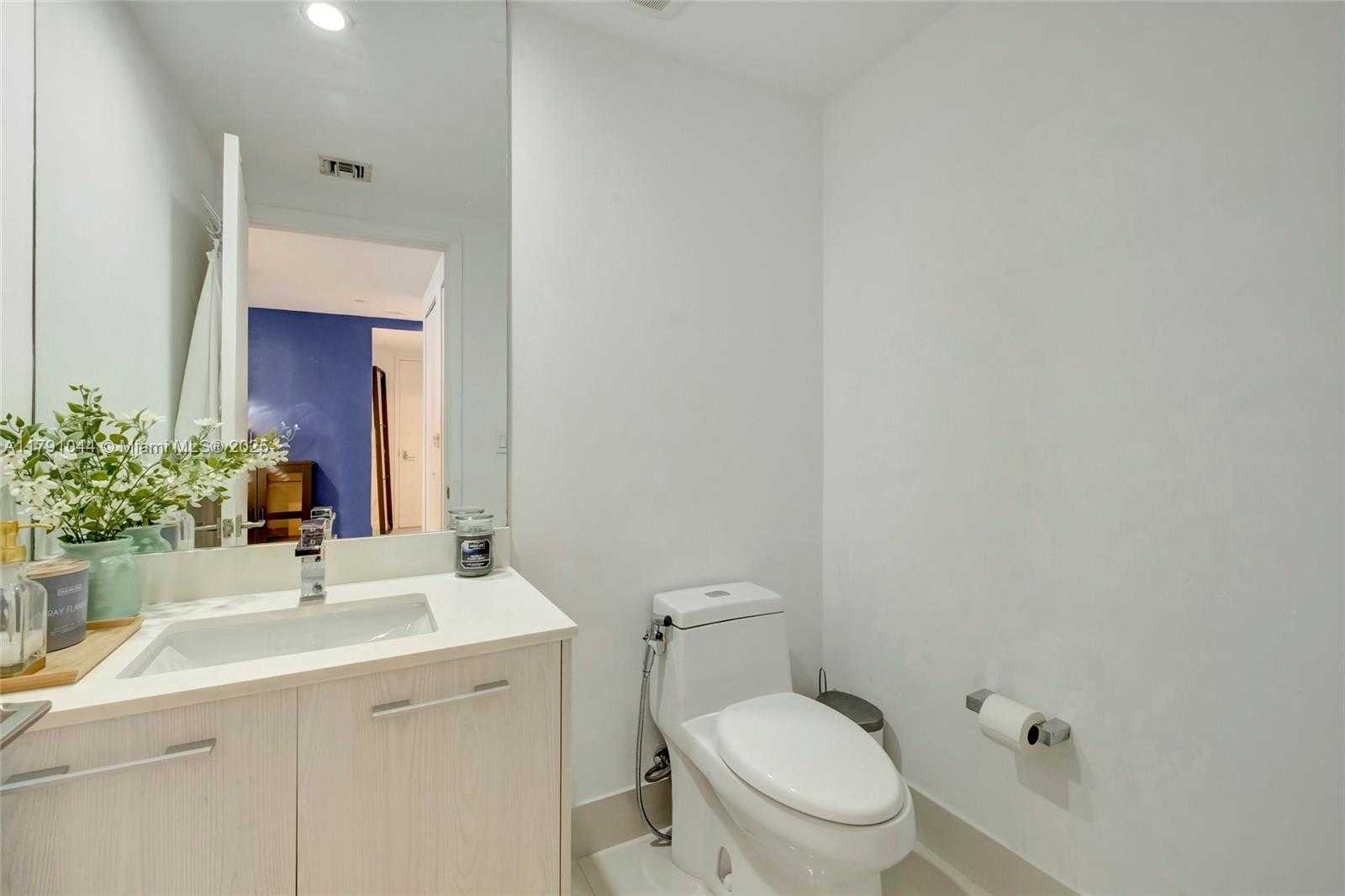 Small Image of 55 SOUTH WEST 9TH ST #3509, Miami Number 27
