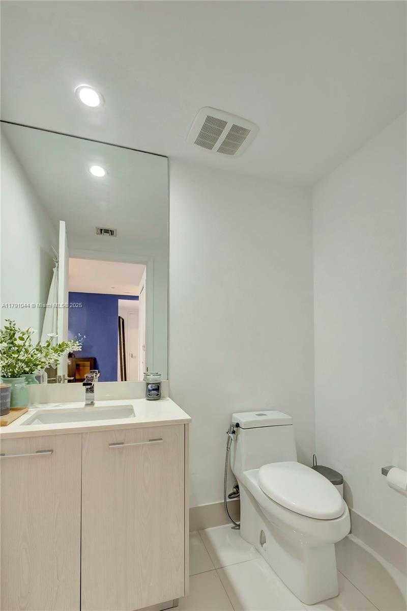 Small Image of 55 SOUTH WEST 9TH ST #3509, Miami Number 29