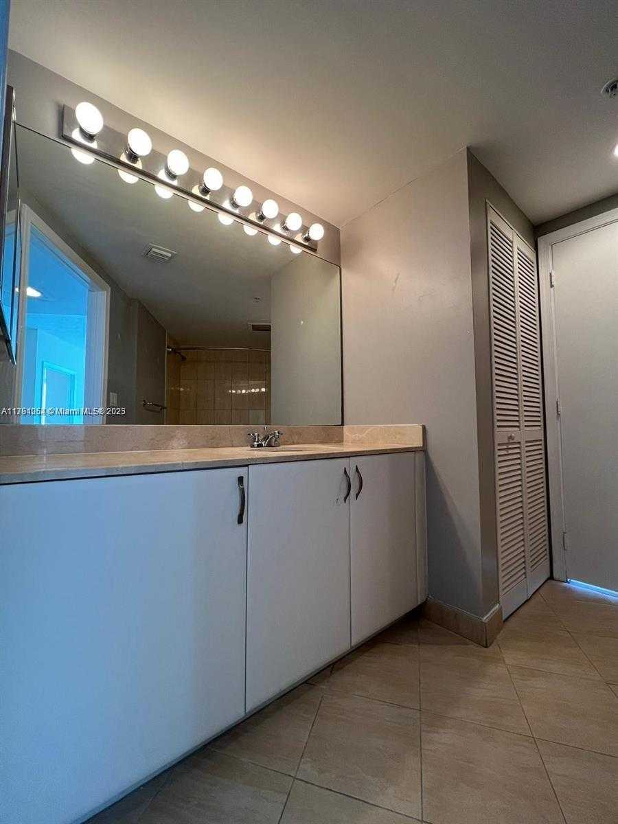 Small Image of 1750 NORTH BAYSHORE DR #4502, Miami Number 13