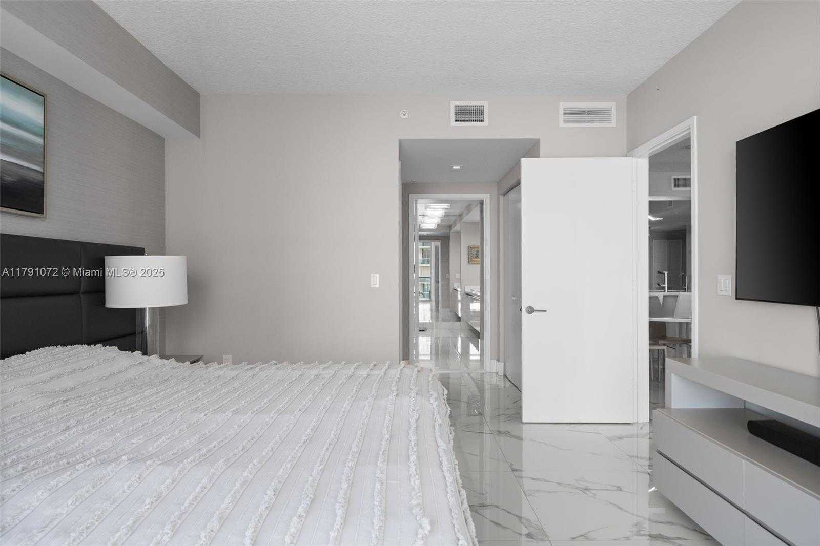 Small Image of 300 SUNNY ISLES BLVD #4-2206, Sunny Isles Beach Number 19