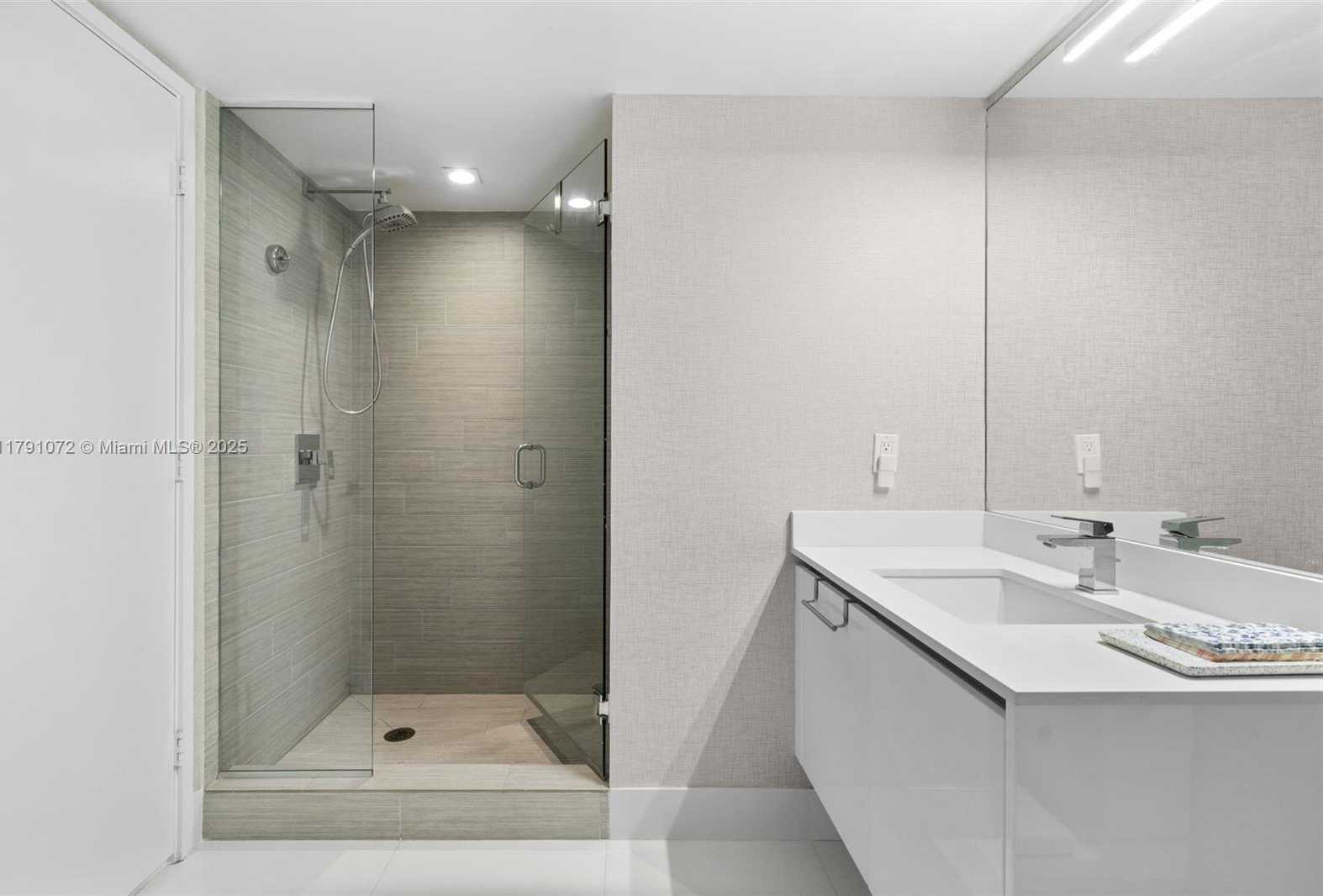 Small Image of 300 SUNNY ISLES BLVD #4-2206, Sunny Isles Beach Number 28