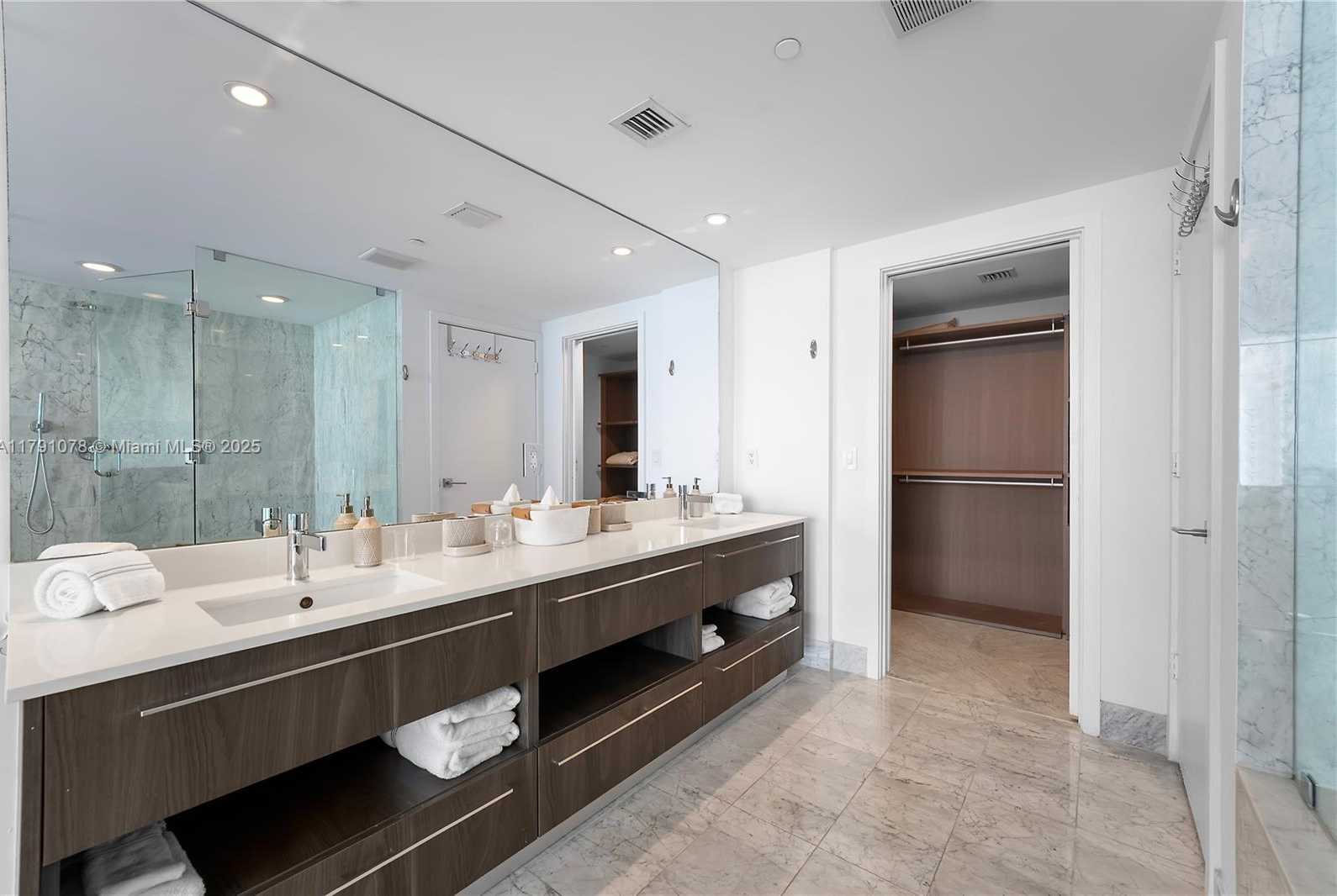 Small Image of 3131 NORTH EAST 7TH AVE #3601, Miami Number 24