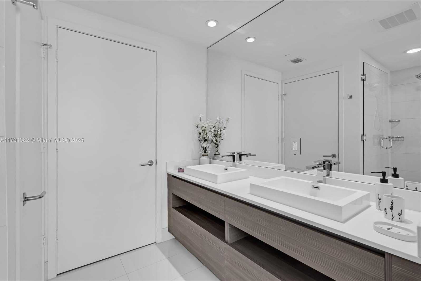 Small Image of 460 #1108, Miami Number 13
