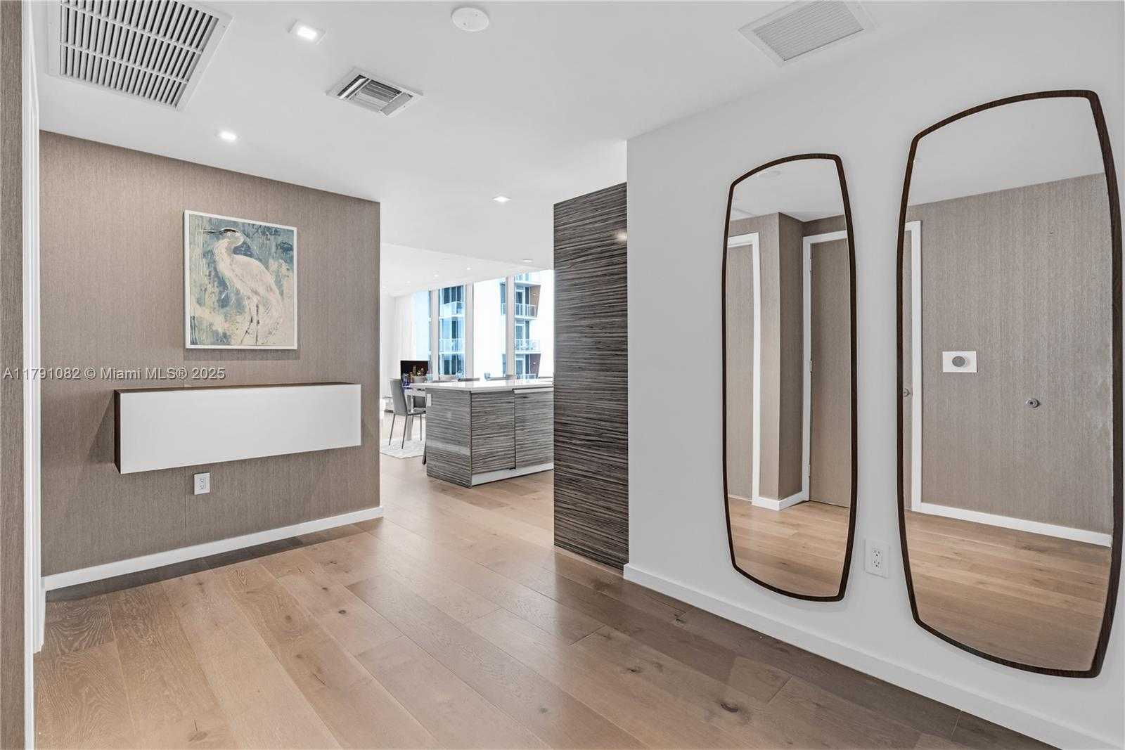 Small Image of 460 #1108, Miami Number 9