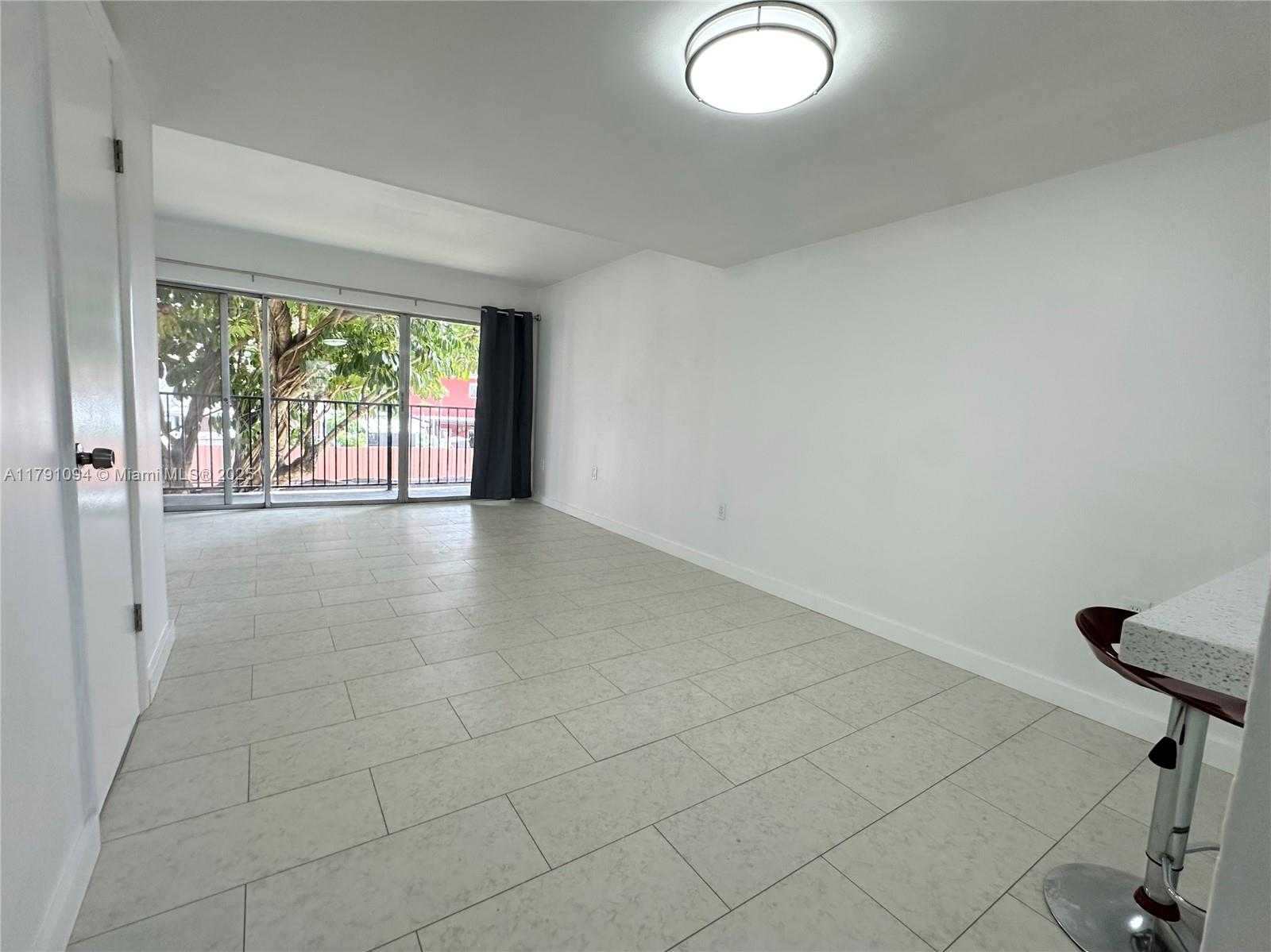 Small Image of 231 NORTH WEST 109TH AVE #206, Miami Number 7
