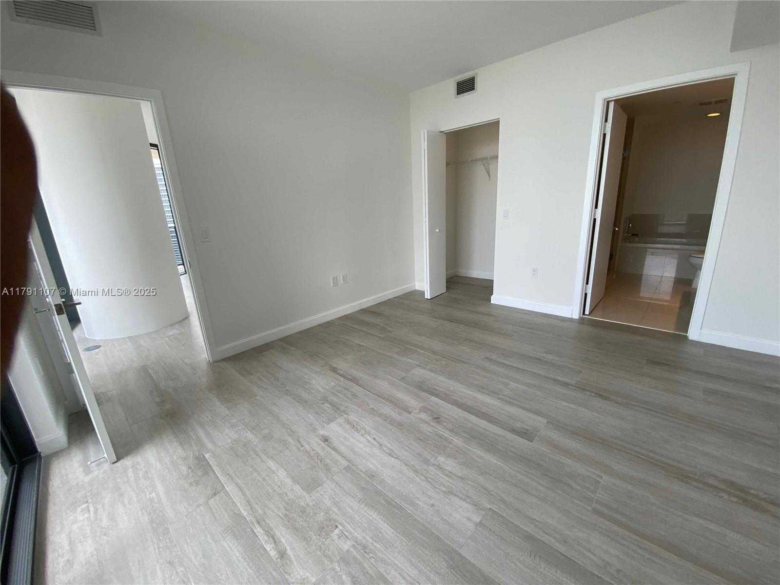 Small Image of 45 SOUTH WEST 9TH ST #3703, Miami Number 13