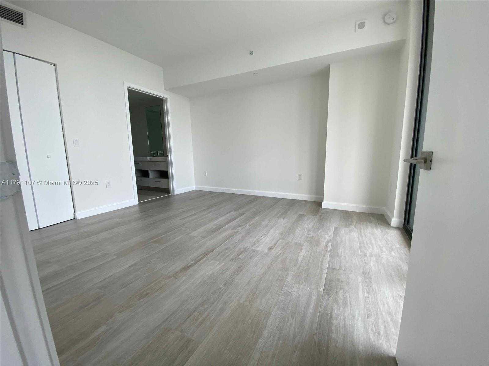 Small Image of 45 SOUTH WEST 9TH ST #3703, Miami Number 14